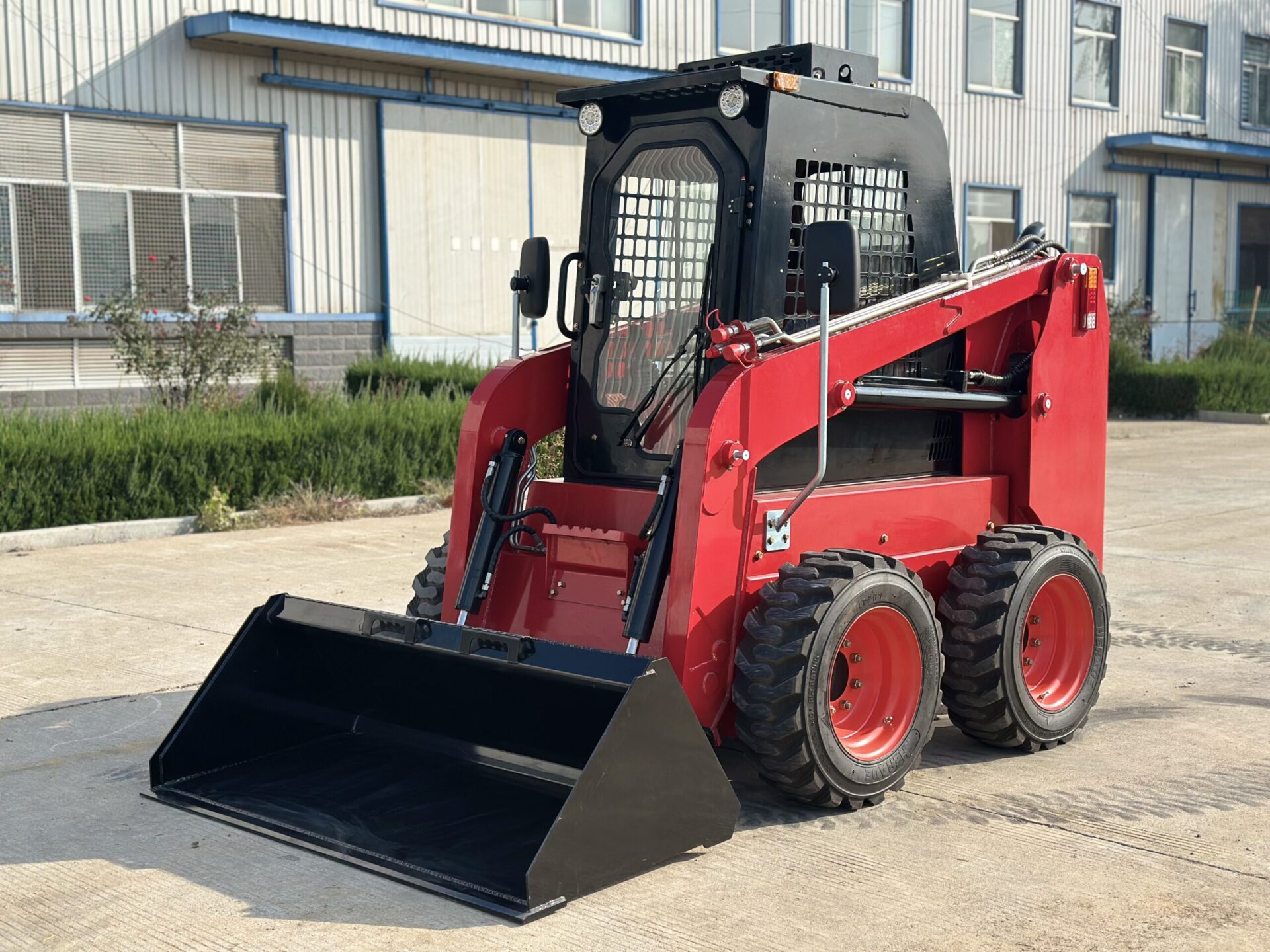 Ładowarki ze sterowaniem burtowym (na kołach)